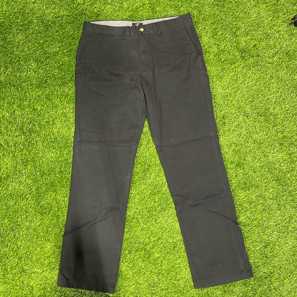 Men’s navy blue chinos